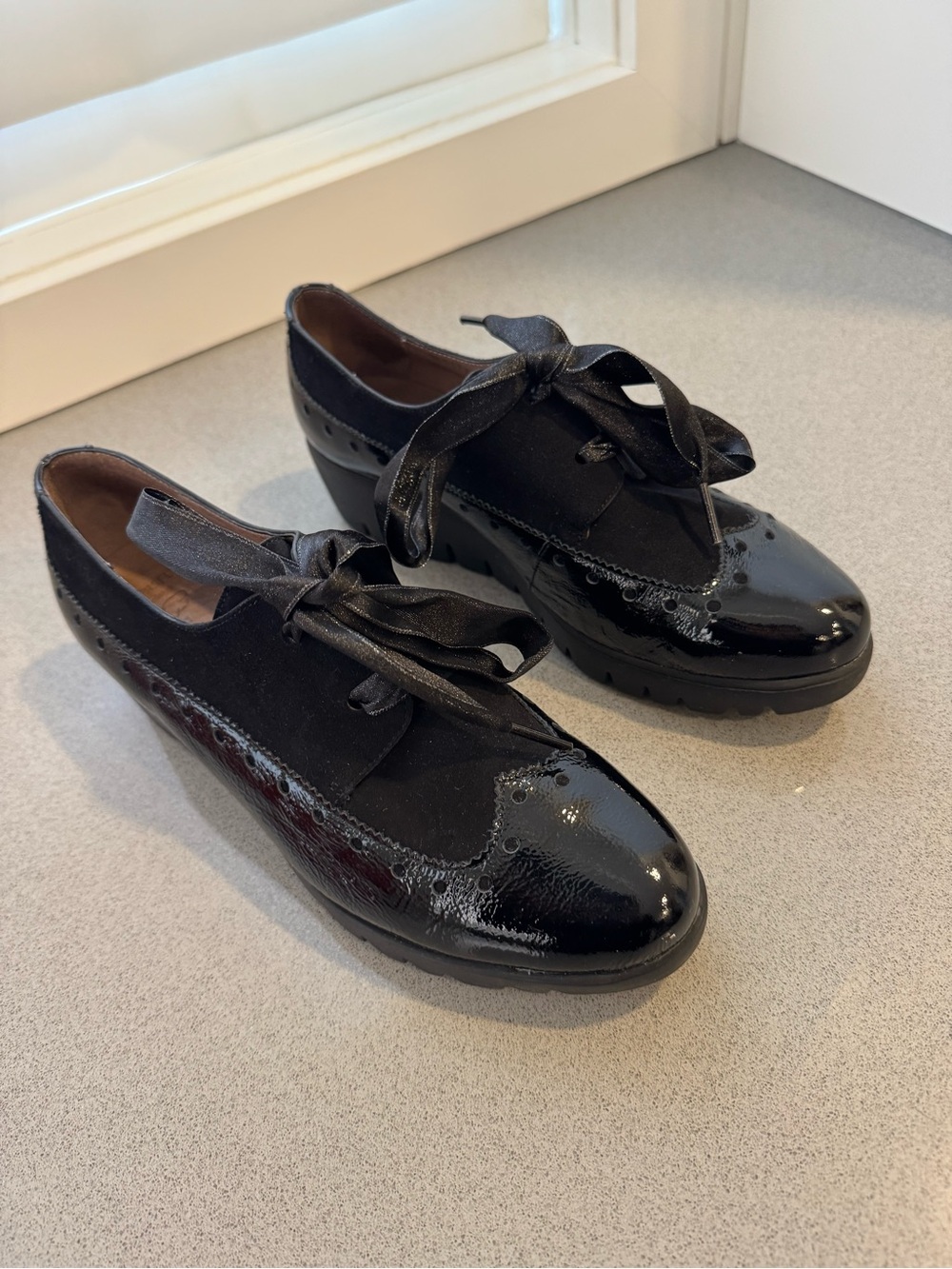 Women’s Black Patent Lace-Up Oxfords